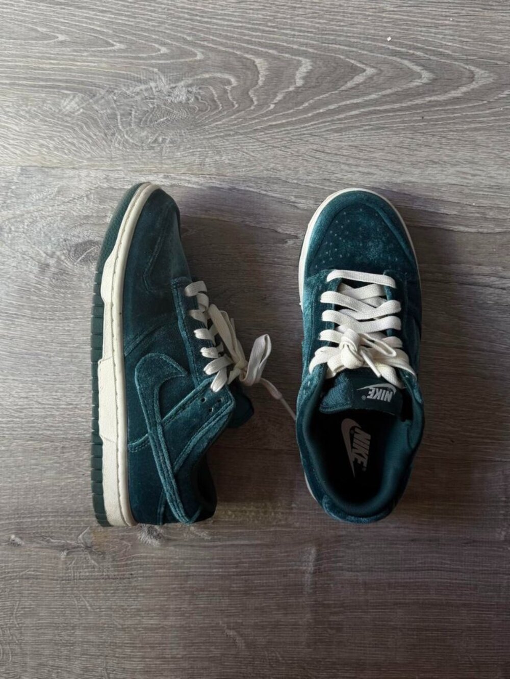 Nike Dunk Low Women's Atomic Teal Green Velvet.
